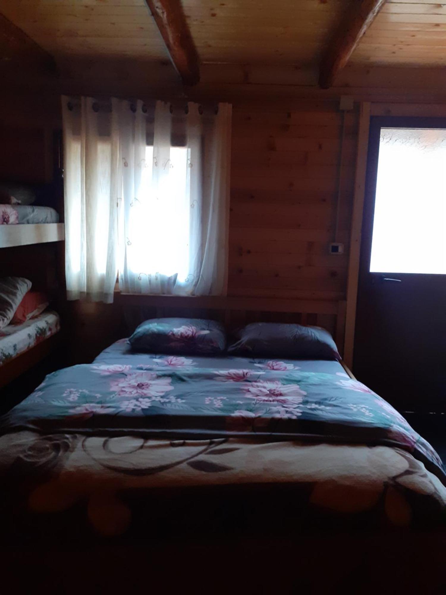Guesthouse Dioni 발보너 외부 사진