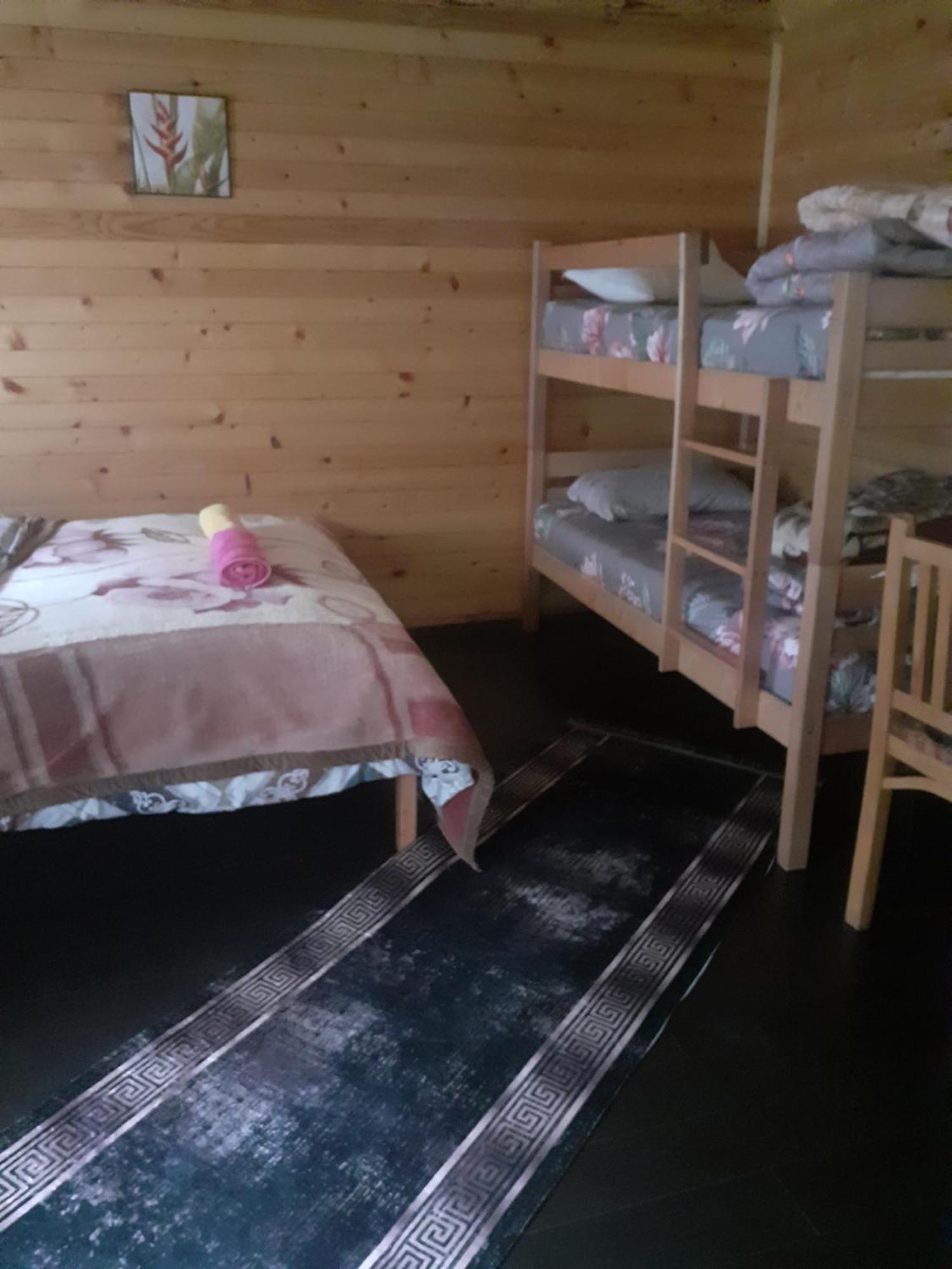 Guesthouse Dioni 발보너 외부 사진